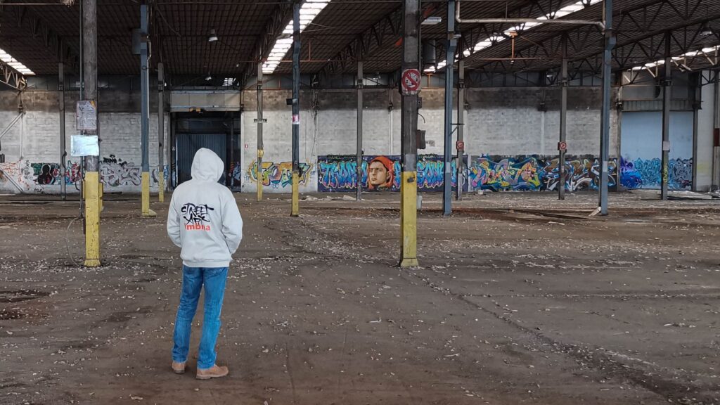Street art in una fabbrica abbandonata
